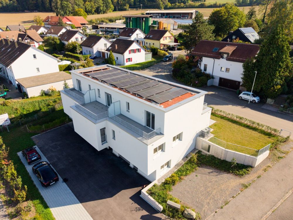 Modernes Reihenmittelhaus mit hohem Wohnkomfort - Zufahrt und Vorplatz