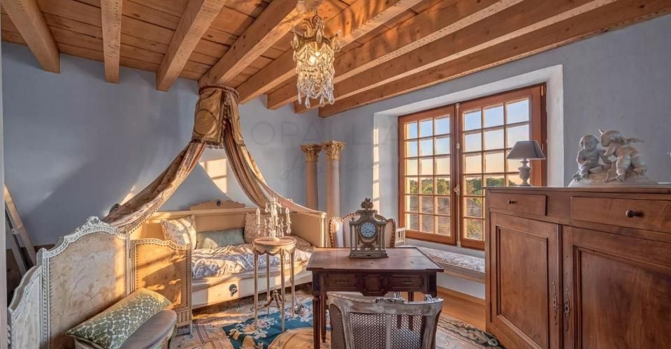 Maison de village rénovée avec vue sur la montagne et le lac, Givrins - Maison 8 pièces - image - 8