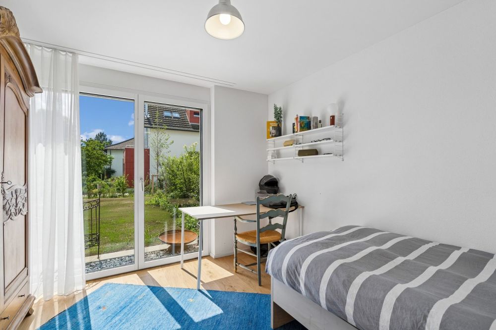 Wohnen wie im Einfamilienhaus - 4.5 Zimmer mit riesigem Privatgarten -  Bild 9