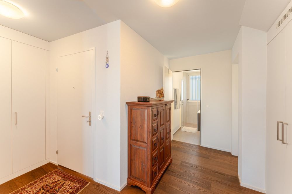 Familienfreundliche 5½ Zimmer-Minergie-Maisonette mit 2 Garagenplätzen im exklusiven Ausbaustandard -  Bild 8
