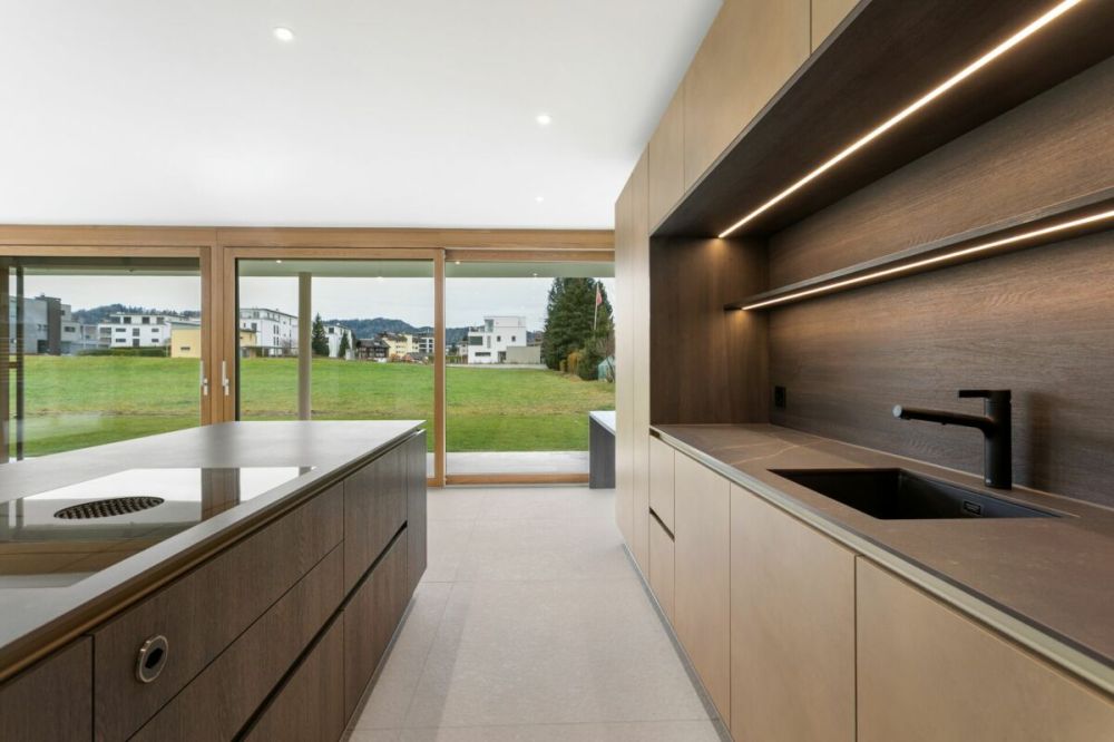 Exklusive Neubau-Villa mit Dachterrasse, Lift und luxuriösem Indoor-Outdoor-Living - Bild 10