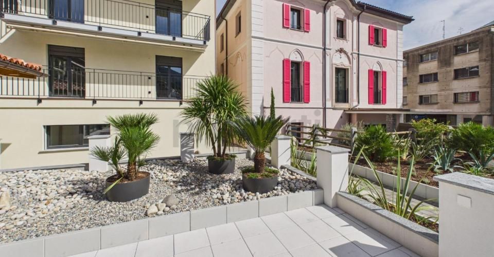 Due Palazzine Ristrutturate a Nuovo, Posizione Centralissima & Opportunità d'Investimento a Reddito! -- Deux immeubles entièrement rénovés, situation centrale & excellente opportunité de rendement ! - Immeuble résidentiel 43 pièces - image - 6