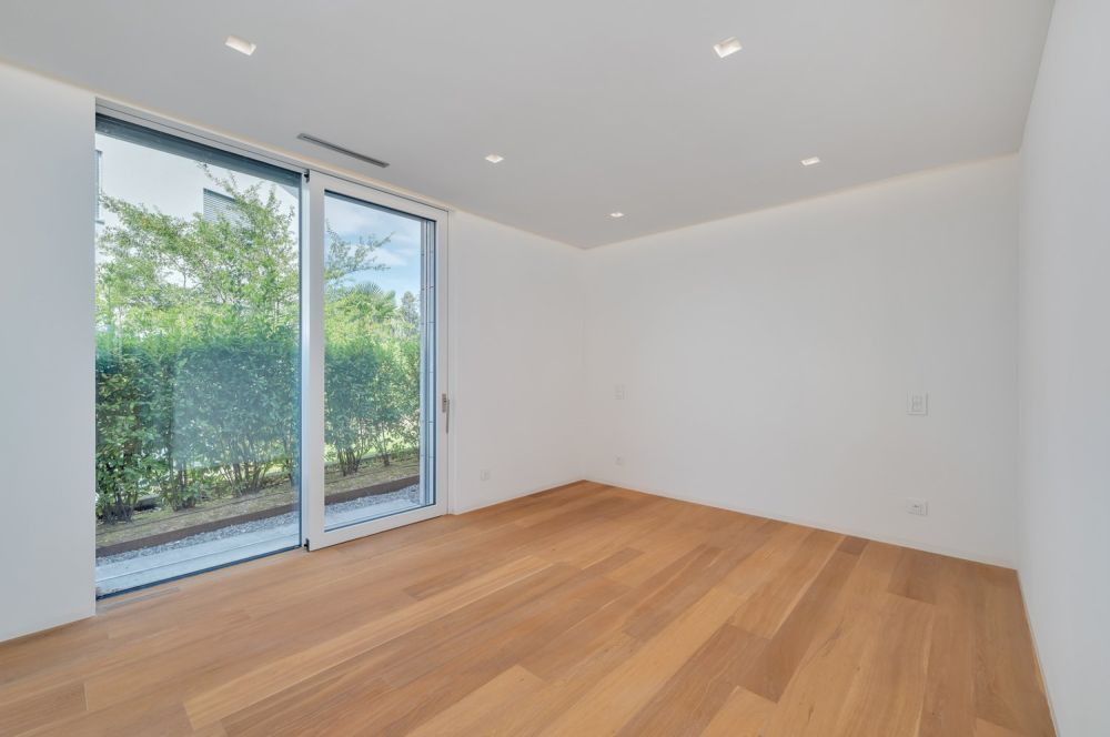 LUXURIÖSE 4.5 ZIMMER WOHNUNG MIT GARTEN -  Bild 8