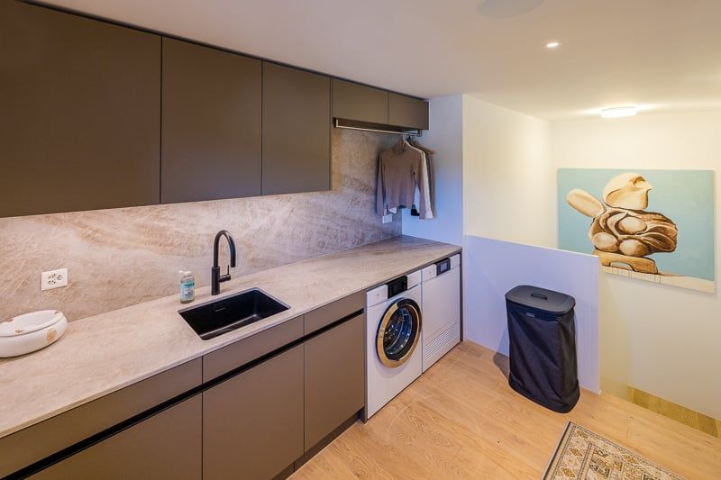 Exklusive Maisonette-Einheit mit hochwertigem Innenausbau und traumhafter Panoramaaussicht - Bild 12