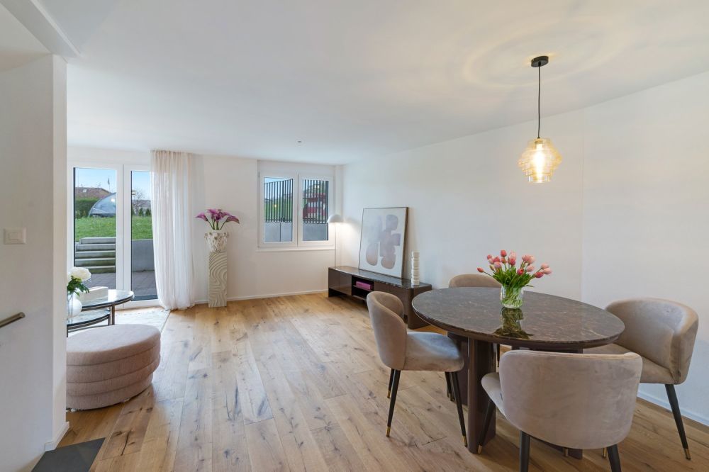 Modernes Doppeleinfamilienhaus mit Garten in Untereggen -  Bild 2