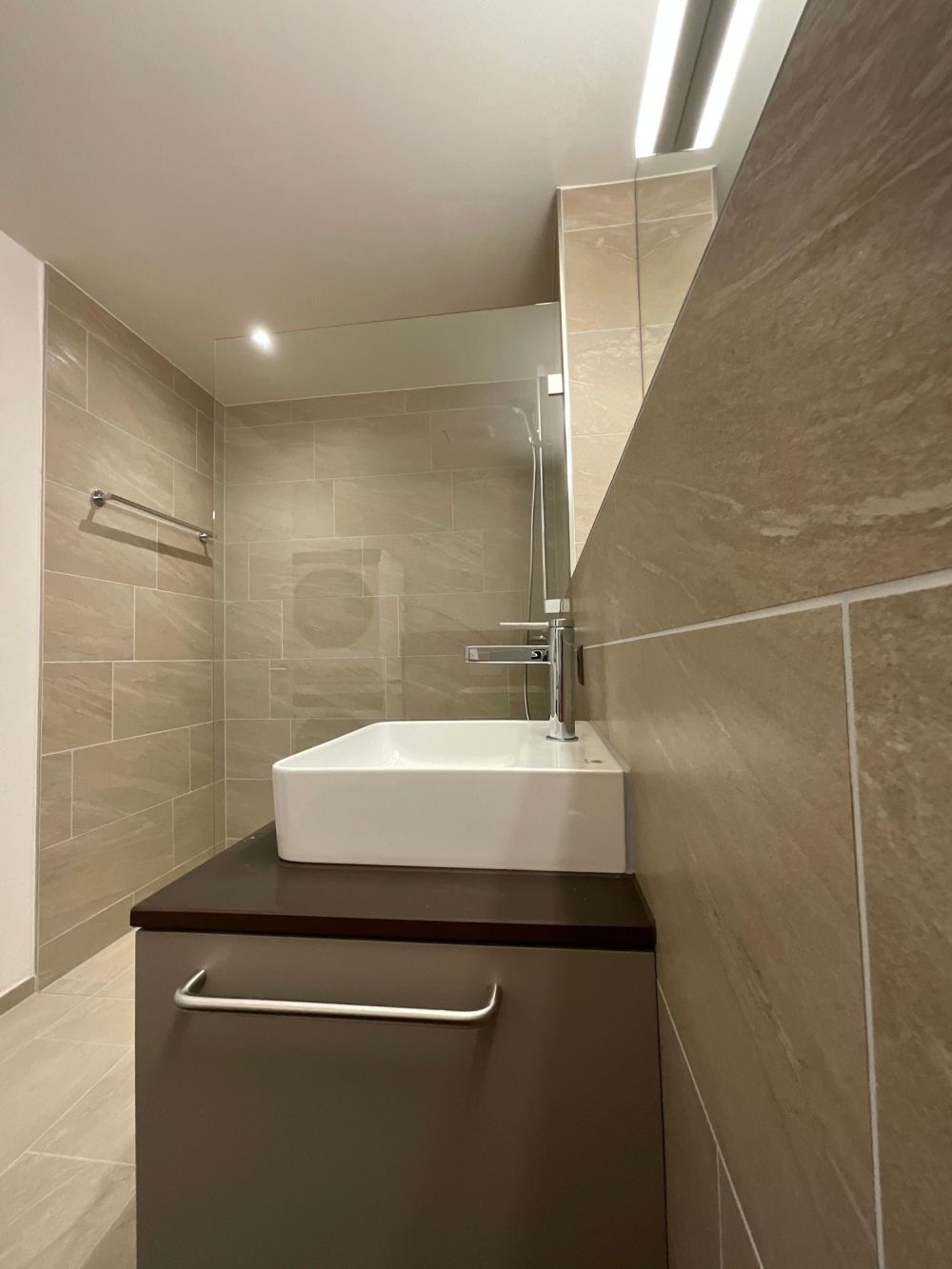 Grosszügige 3.5 Zimmer-Wohnung mit wundervoller Aussicht auf das Bergpanorama -  Bild 8