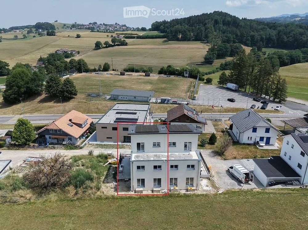 Moderne 6-Zimmer-Doppeleinfamilienhaushälfte in Giffers -  Bild 4
