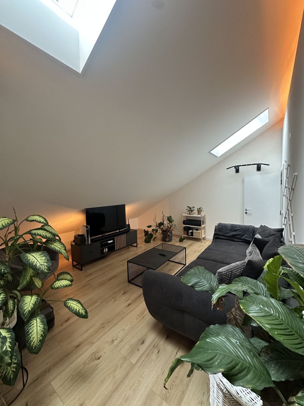 Moderne 2.5 Zimmer Dachwohnung mit Galerie -  Bild 7