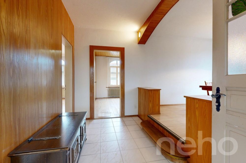 Grosszügiges Zweifamilienhaus mit Charakter und Potenzial - Bild 12