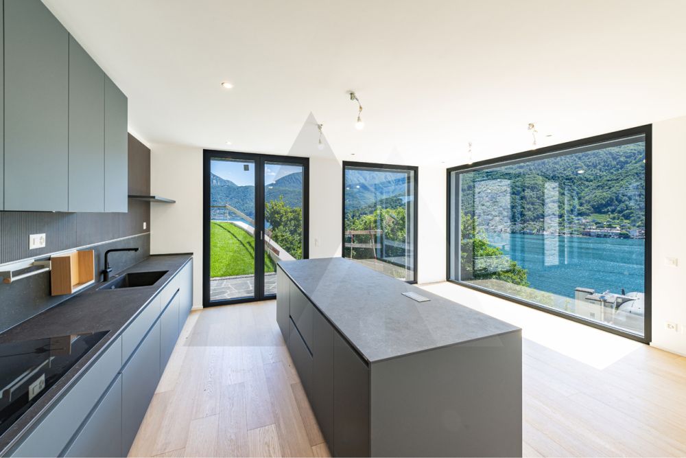 VILLA DI PRESTIGIO CON SPLENDIDA VISTA LAGO -  Bild 7