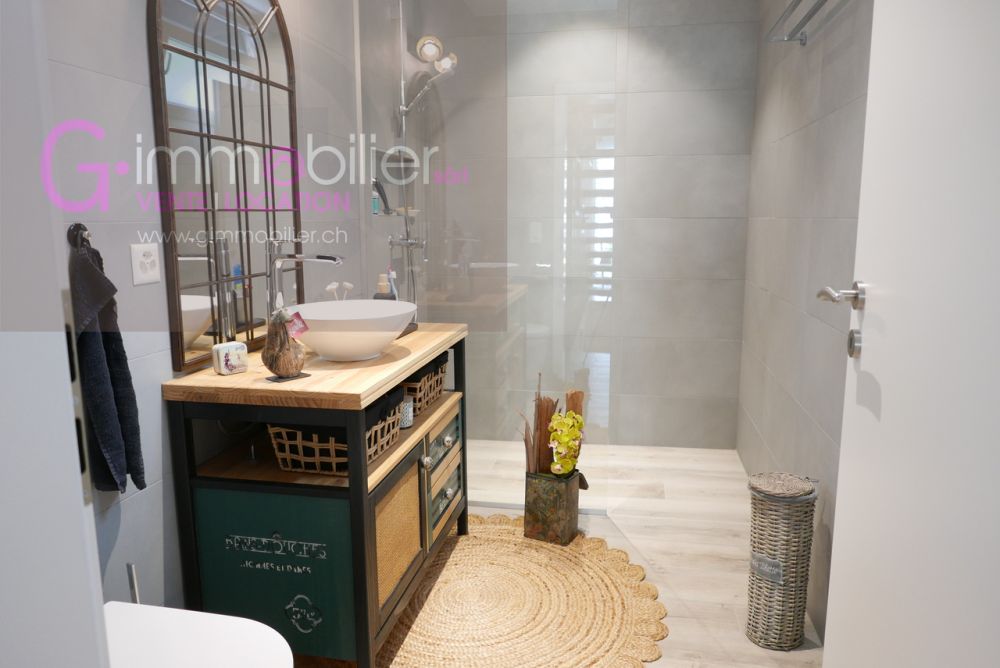 À vendre - Villa 5.5 pièces récente lumineuse et prête à vivre - Salle de douche rez supérieur