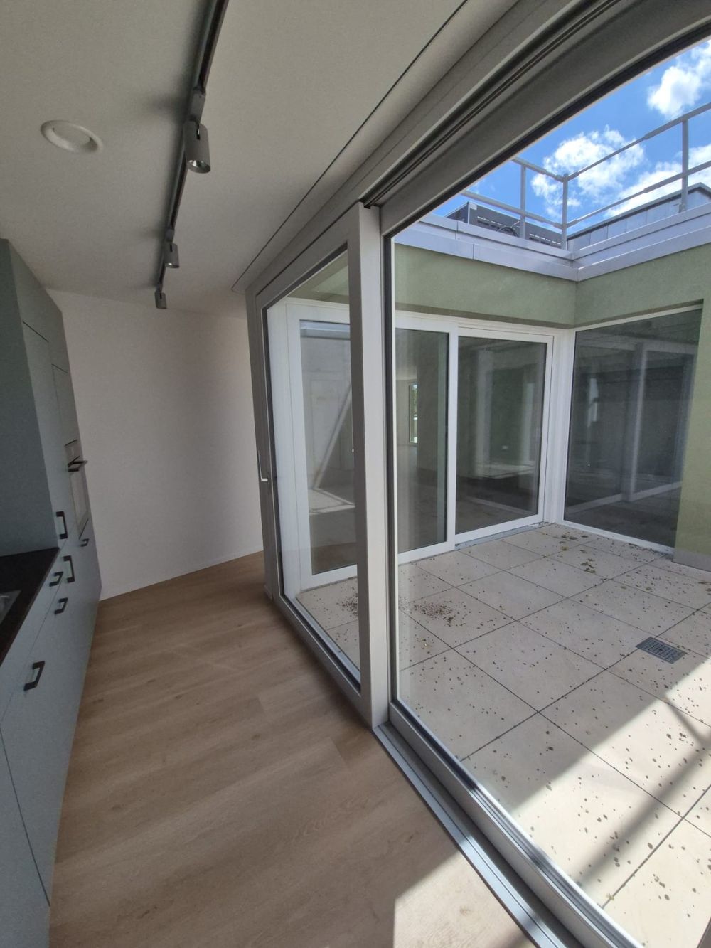 Exklusive Neubau 4.5 Zimmer Attikawohnung mit 2 Balkonen -  Bild 6