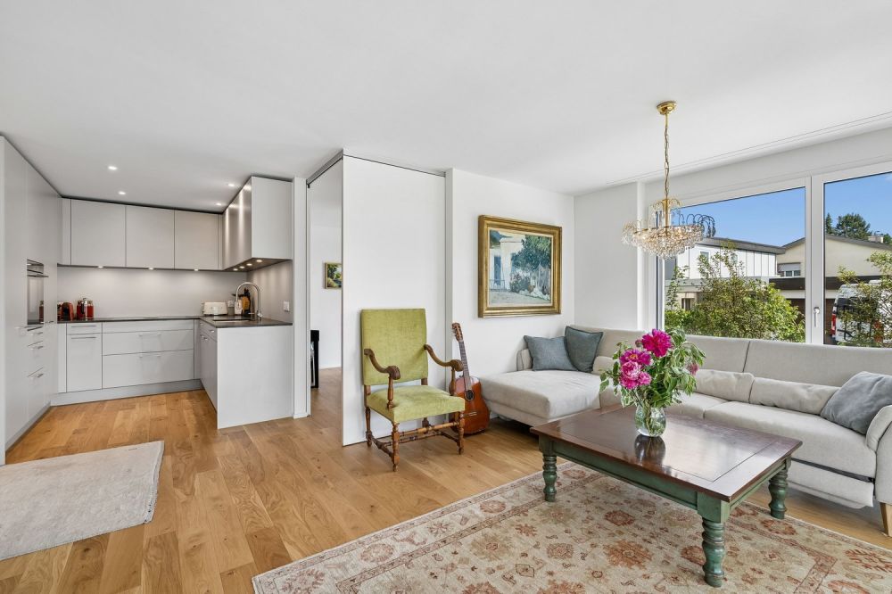 Wohnen wie im Einfamilienhaus - 4.5 Zimmer mit riesigem Privatgarten -  Bild 4