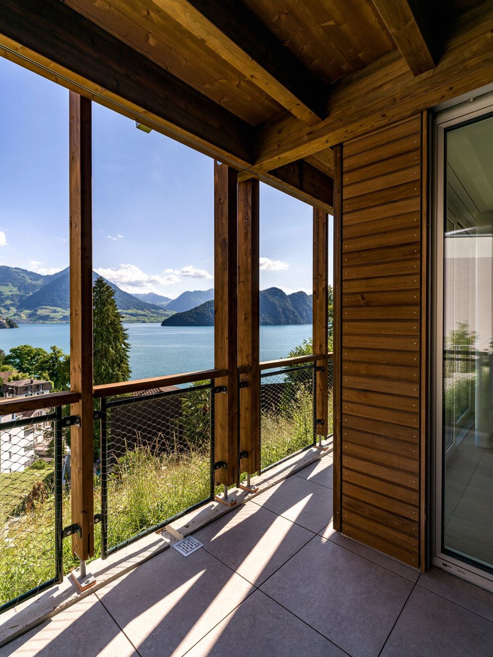 4.5-Zimmerwohnung in Vitznau – Wohnen mit Seeblick -  Bild 1