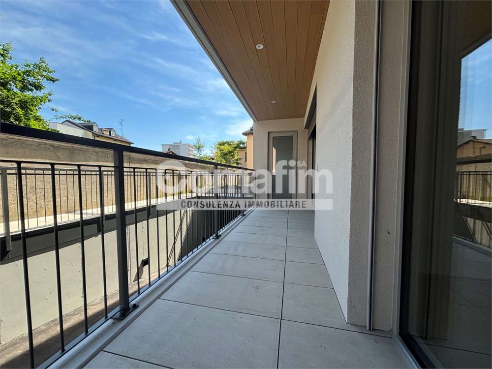 Chiasso : 2.5 locali al PT - Moderno con terrazzo - Bild 3