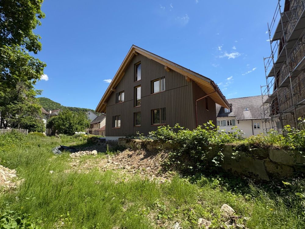Neubau-Mehrfamilienhaus mit 2.5 und 4.5 Zimmern in Siblingen – Grosszügig und ruhig -  Bild 1