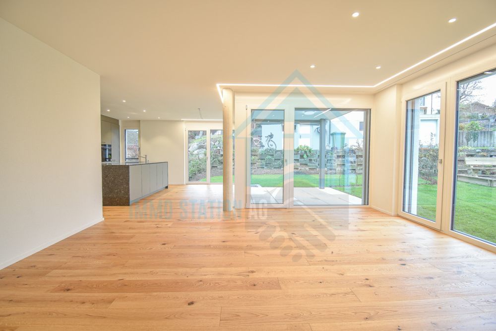 Wohnen mit Stil - exklusive 4.5-Zimmer-Neubauwohnung in Reinach AG - Wohnen/Essen/Küche