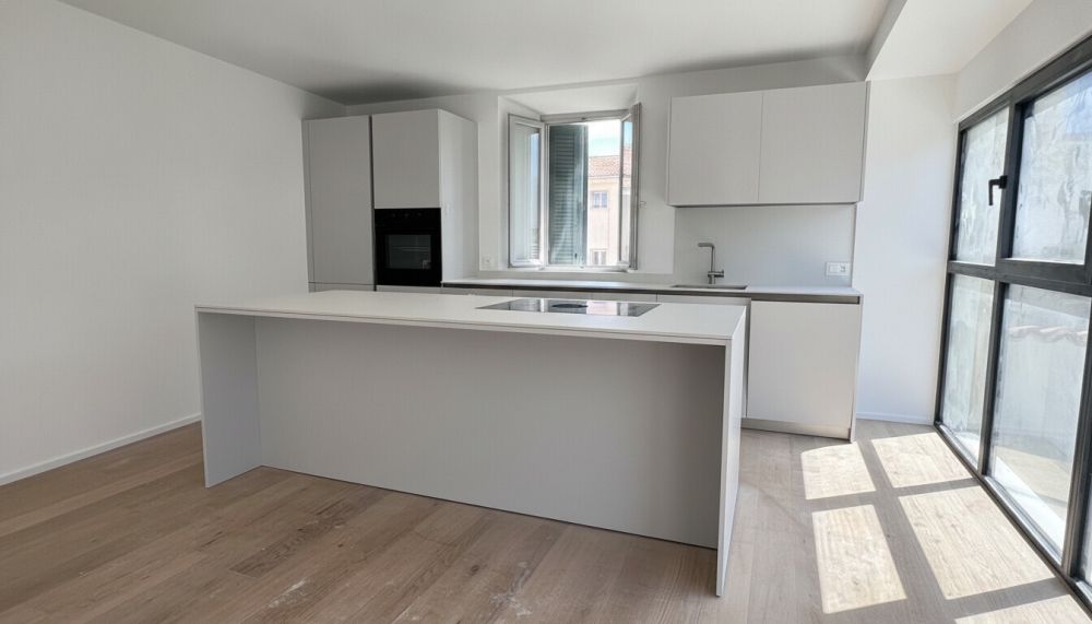 MODERNES UND GERAUMIGES 3.5 ZIMMERWOHNUNG MIT CHARME IN MENDRISIO ZENTRUM -  Bild 2