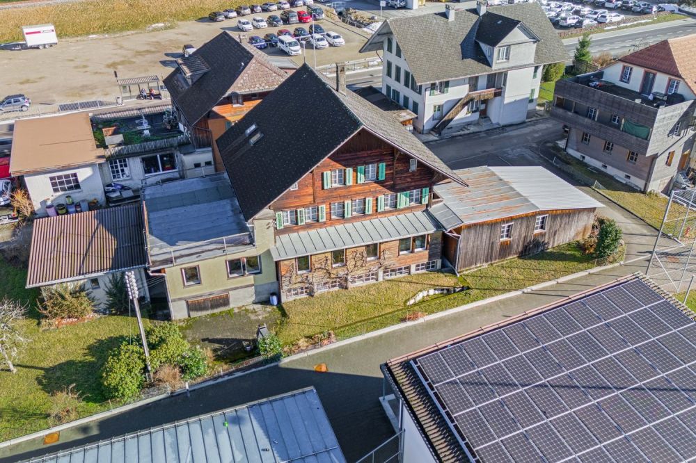 Haus mit Werkstatt und Einlegerwohnung -  Bild 1