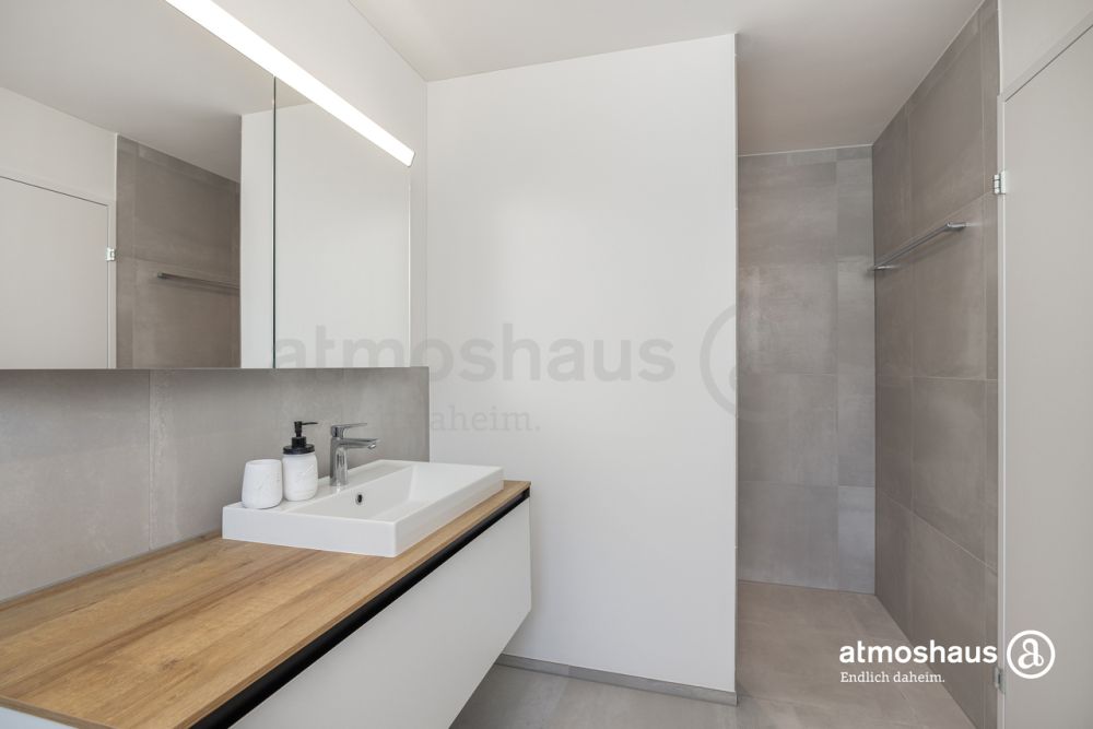 Charmantes Zweifamilienhaus: Modern, Sonniger Sitzplatz, mit Weitblick - Bild 5