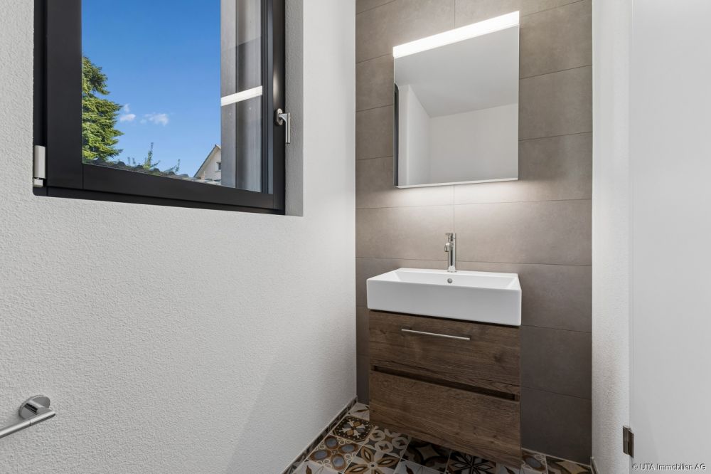 Hochwertige 3-Zimmer-Maisonette-Neubauwohnung mit grosser Terrasse un - Gäste-WC - Erdgeschoss