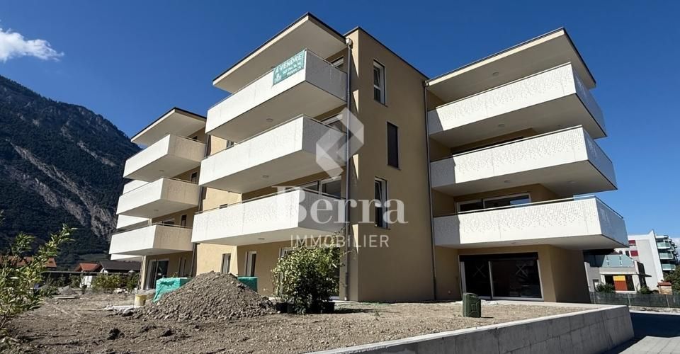 Vaste appartement dans nouveau lotissement, équipement supérieur - Appartement 4.5 pièces - image - 1