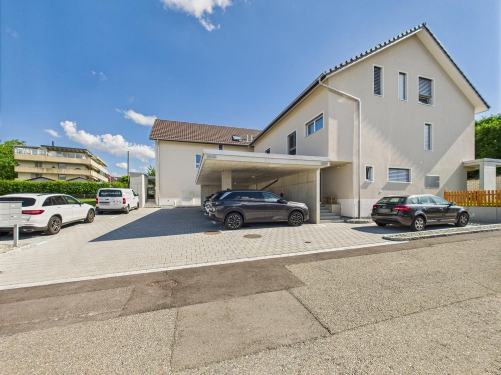 Neuwertiges 6.5-Zimmer-Doppeleinfamilienhaus mit hochwertigem Ausbau in Safenwil -  Bild 2
