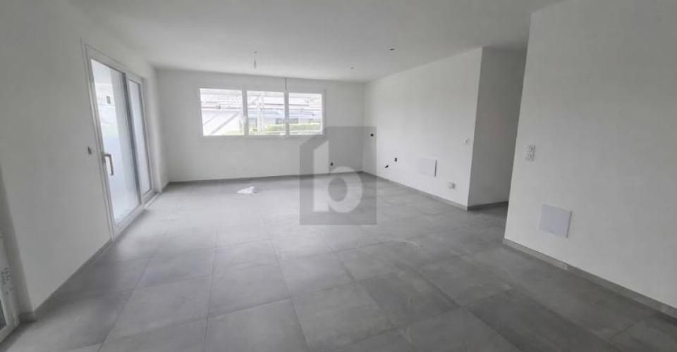 LUMINEUX, SPACIEUX AVEC UN IMMENSE BALCON - Appartement 3.5 pièces - image - 3