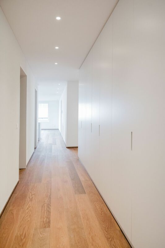 Bezugsbereite Neubau Attikawohnung mit See- und Bergsicht -  Bild 2