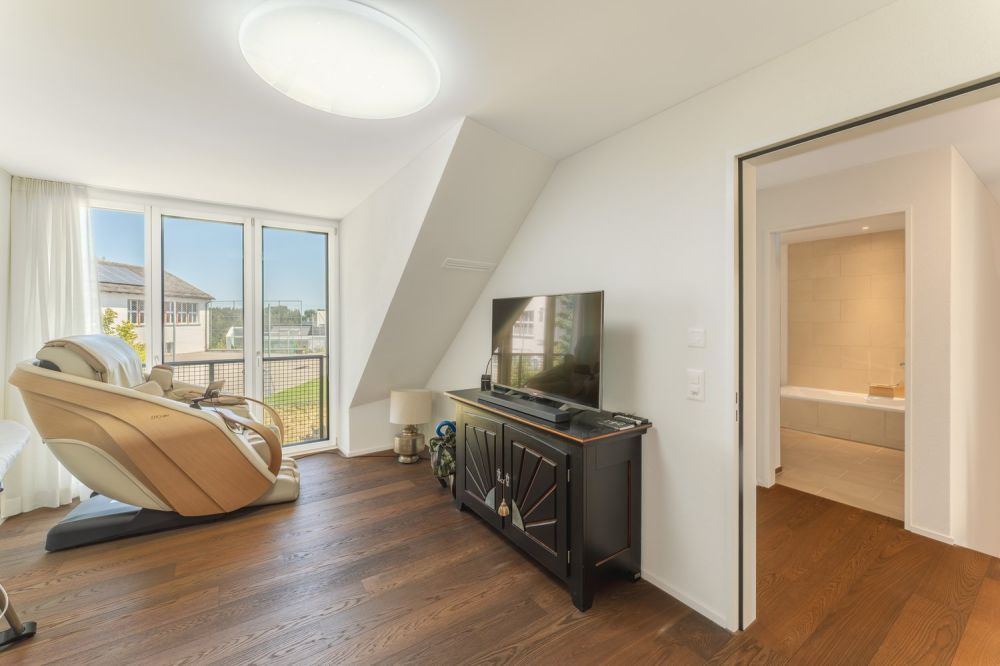 Familienfreundliche 5½ Zimmer-Minergie-Maisonette mit 2 Garagenplätzen im exklusiven Ausbaustandard -  Bild 13