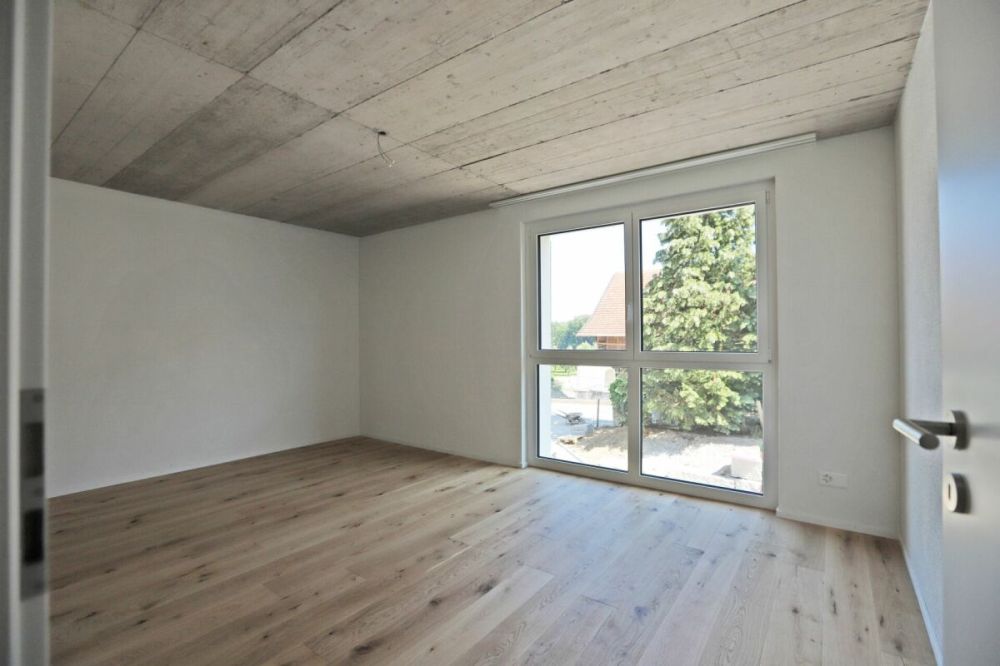 Moderne 3.5-Zimmer-Neubauwohnung mit Sitzplatz! -  Bild 3