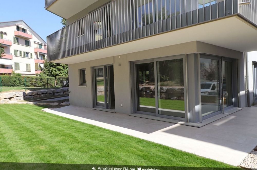 Rare à saisir! Magnifique appartement neuf en rez-jardin, 3 chambres, très proche du centre, quartier sans aucune nuisance! - Espace terrasse devant séjour