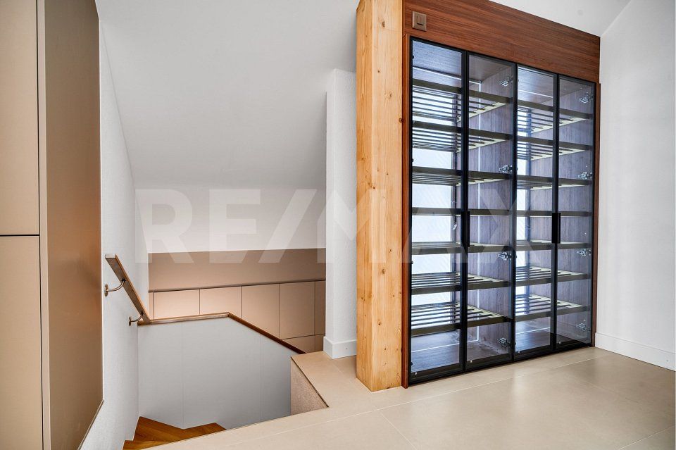 Accès privatif par ascenseur; Dernier étage; 4.5p 135 m²; Jardin 103 m² à Vallamand -  Bild 4