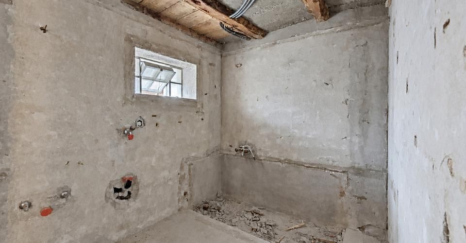 Chalet à rénover – L'âme d'une grange alpine à Sarreyer - Maison jumelée 4.5 pièces - image - 11