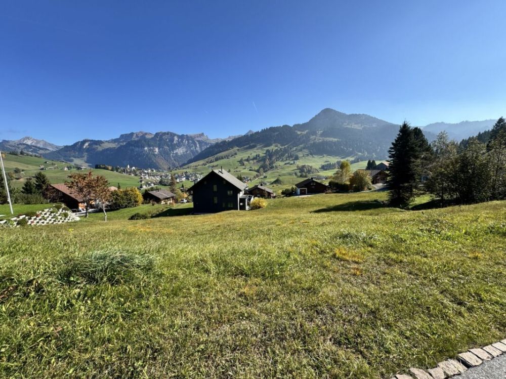 Neubau, 5.5 Zi. Einfamilienhaus mit wunderschönem Ausblick -  Bild 2