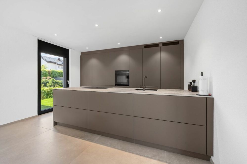 Exklusives Einfamilienhaus mit Pool, Smarthome und luxuriöser Ausstattung -  Bild 6