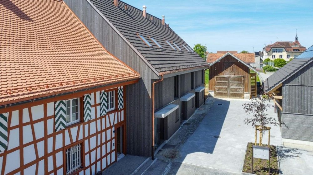 Modernes Reiheneinfamilienhaus beim Meierhof - Vorhof