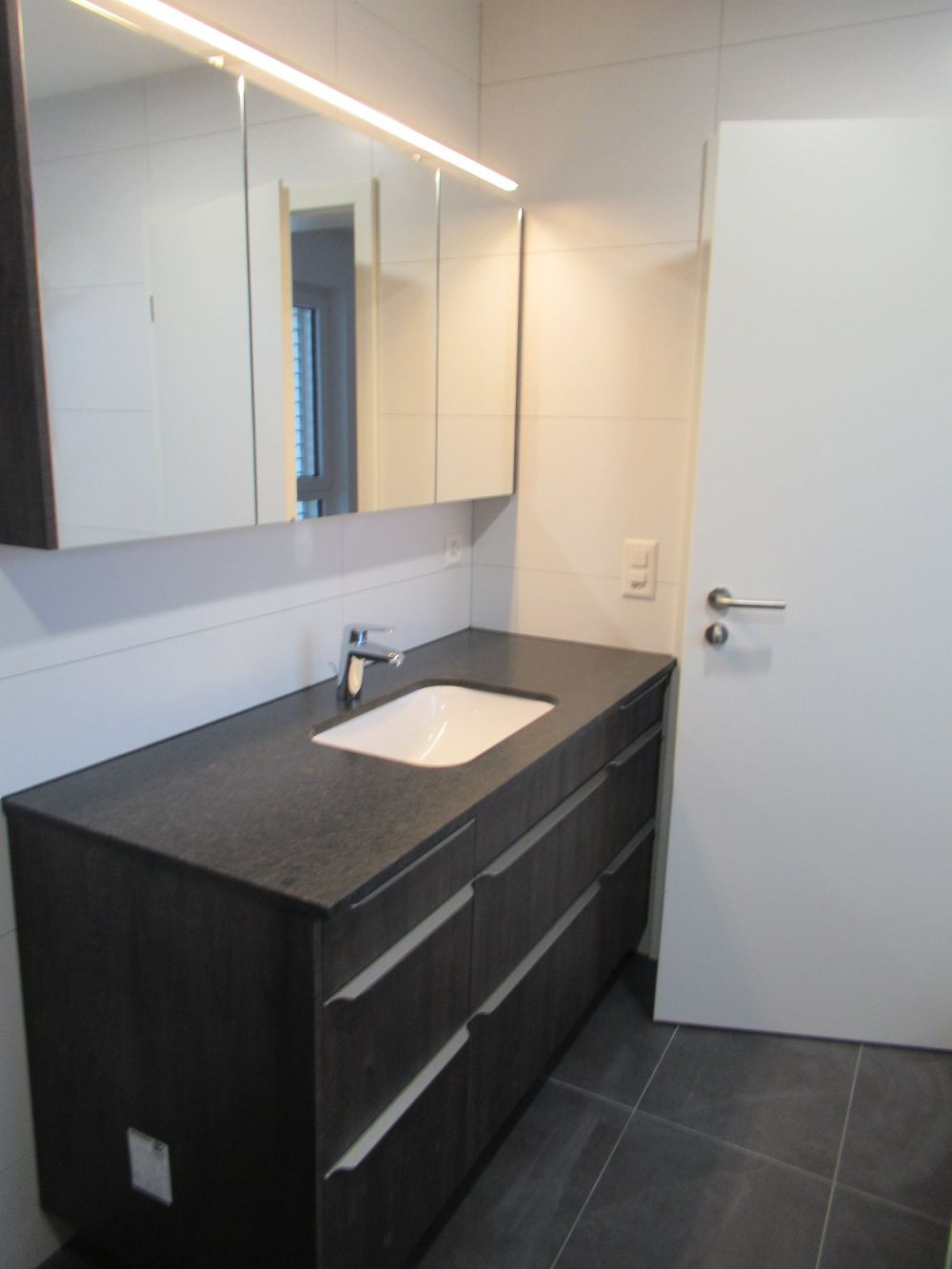 Grosszügige, moderne 3.5 Zimmerwohnung im ländlichen Büsserach, nahe Basel. - Bild 8