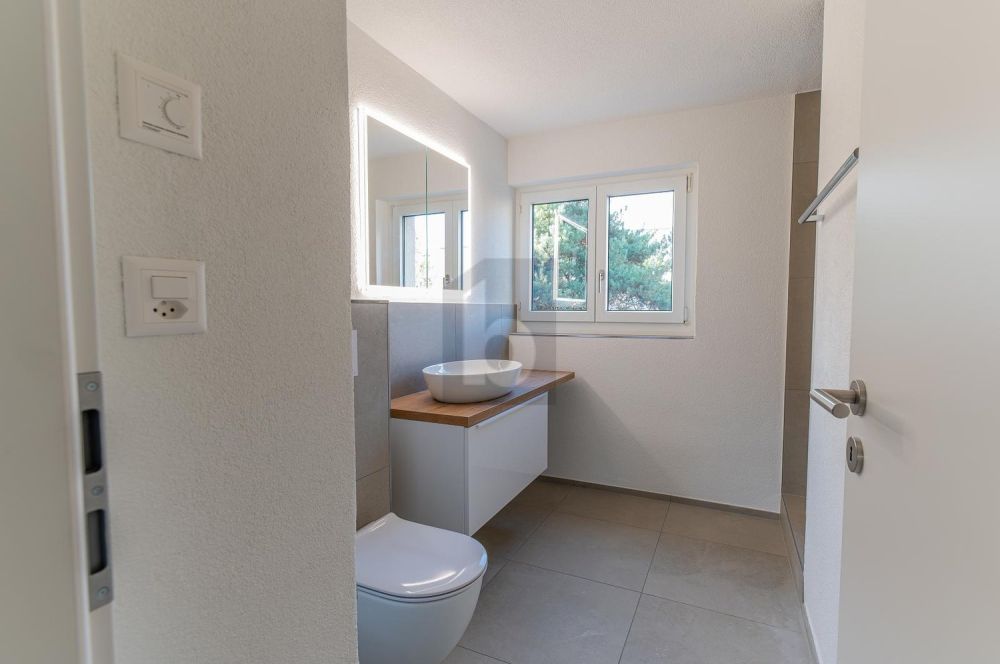 LICHTDURCHFLUTET, MODERN UND ERSTBEZUG - Bild 2