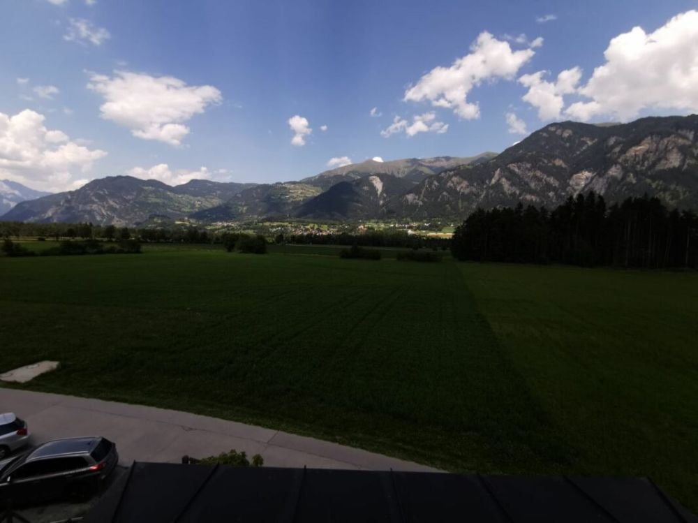 3.5-Zimmer-Wohnung mit atemberaubender Aussicht in Cazis -  Bild 3