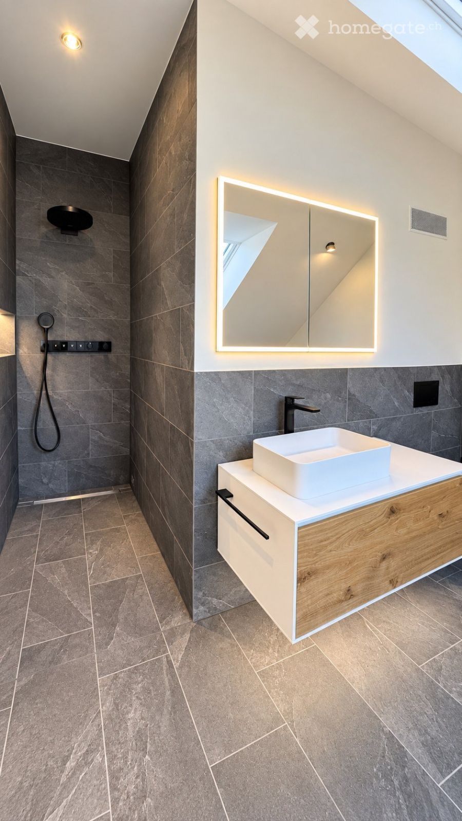 Exclusive 3.5-Zimmer-Dachgeschosswohnung – Neubau mit unverbaubarer Alpensicht & beheiztem Pool -  Bild 7