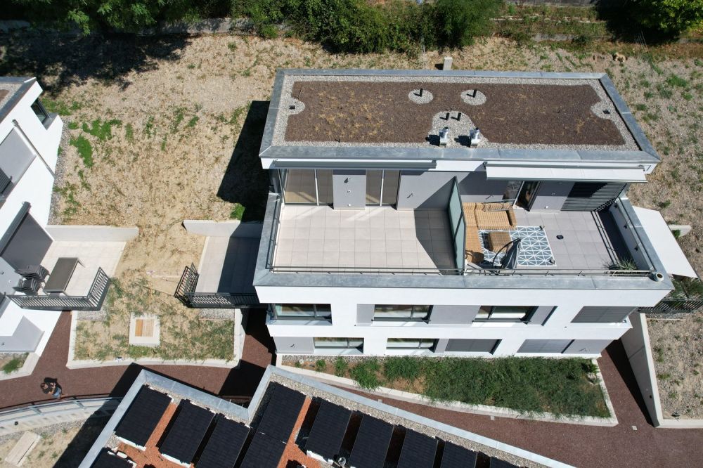 4.5-Zimmer-Doppeleinfamilienhaus an einzigartiger Hanlage -  Bild 5