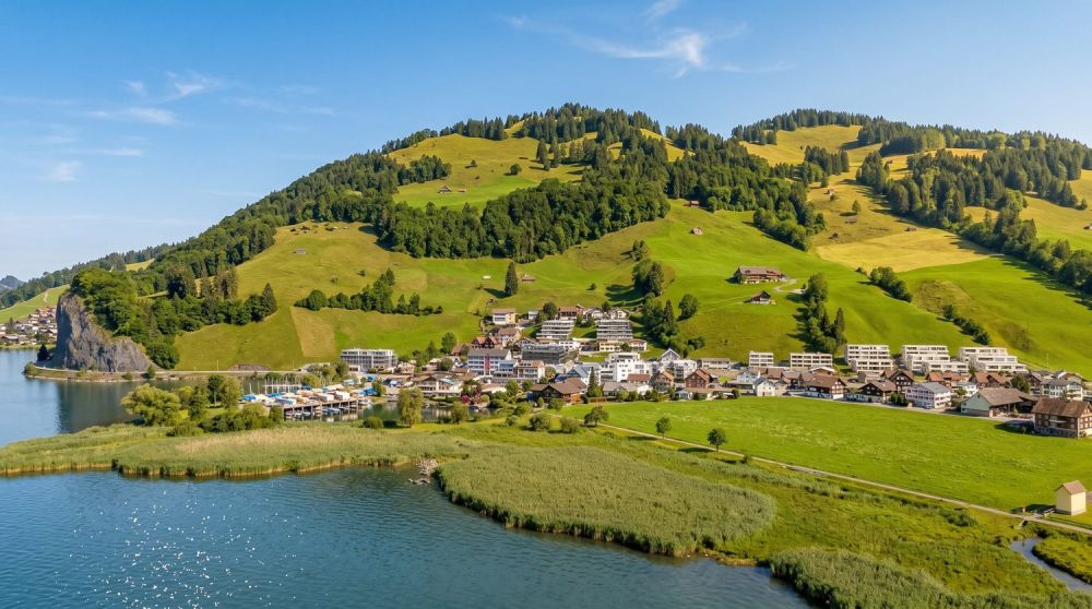 3.5-Zimmer-Attika-Wohnung mit Seesicht in Euthal - lichtvoll -  Bild 3