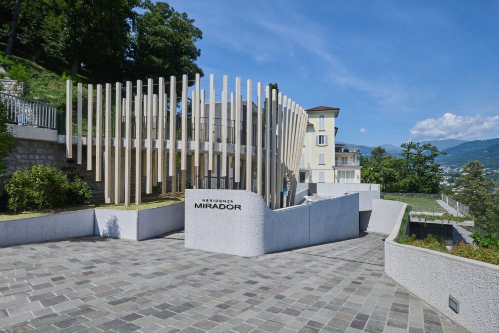 Moderno Appartamento con Ampia Terrazza e Giardino - Bild 12