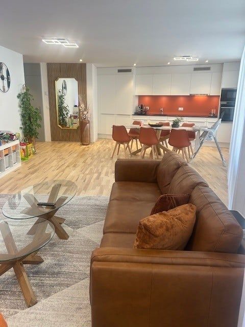 Moderne 4.5 (5.5)-Zi.-Wohnung in Grenchen mit 24 m² Terrasse & Top-Ausbau -  Bild 1