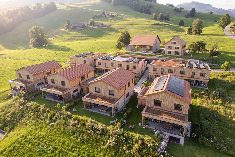 Über dem Nebel, grosszügiges Einfamilienhaus mit Umschwung und Schwimmbad -  Bild 4