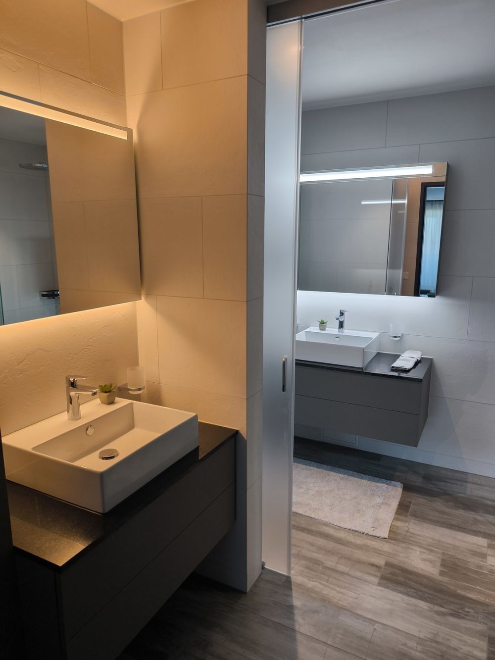 Exklusive, möblierte 2.5-Zimmerwohnung im Three Point Tower - 9.jpg