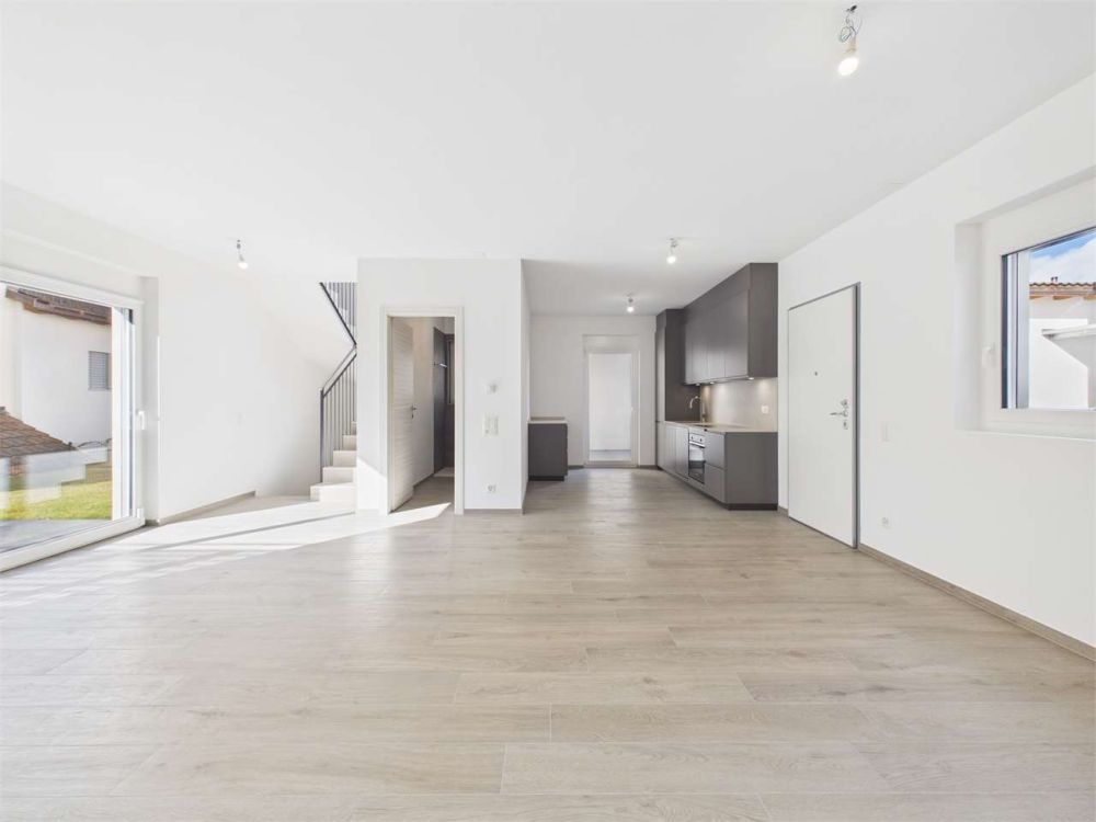 Schöne neu gebaute Villa in Sant'Antonino -  Bild 1