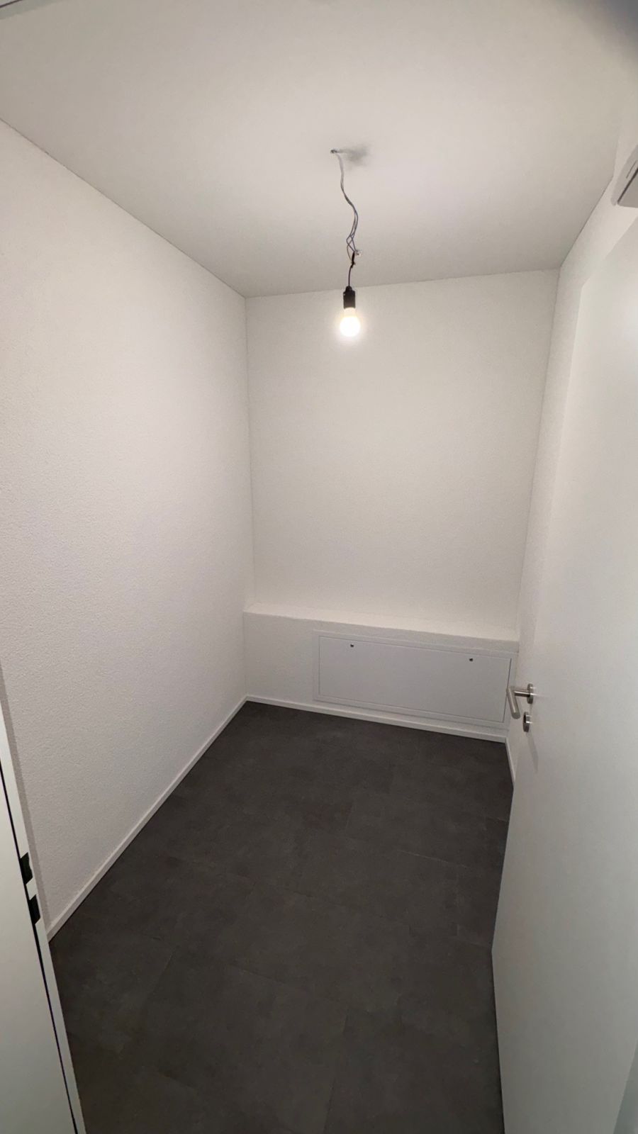 Moderne 4.5-Zimmer-Dachwohnung mit Waldblick in Langnau am Albis -  Bild 8