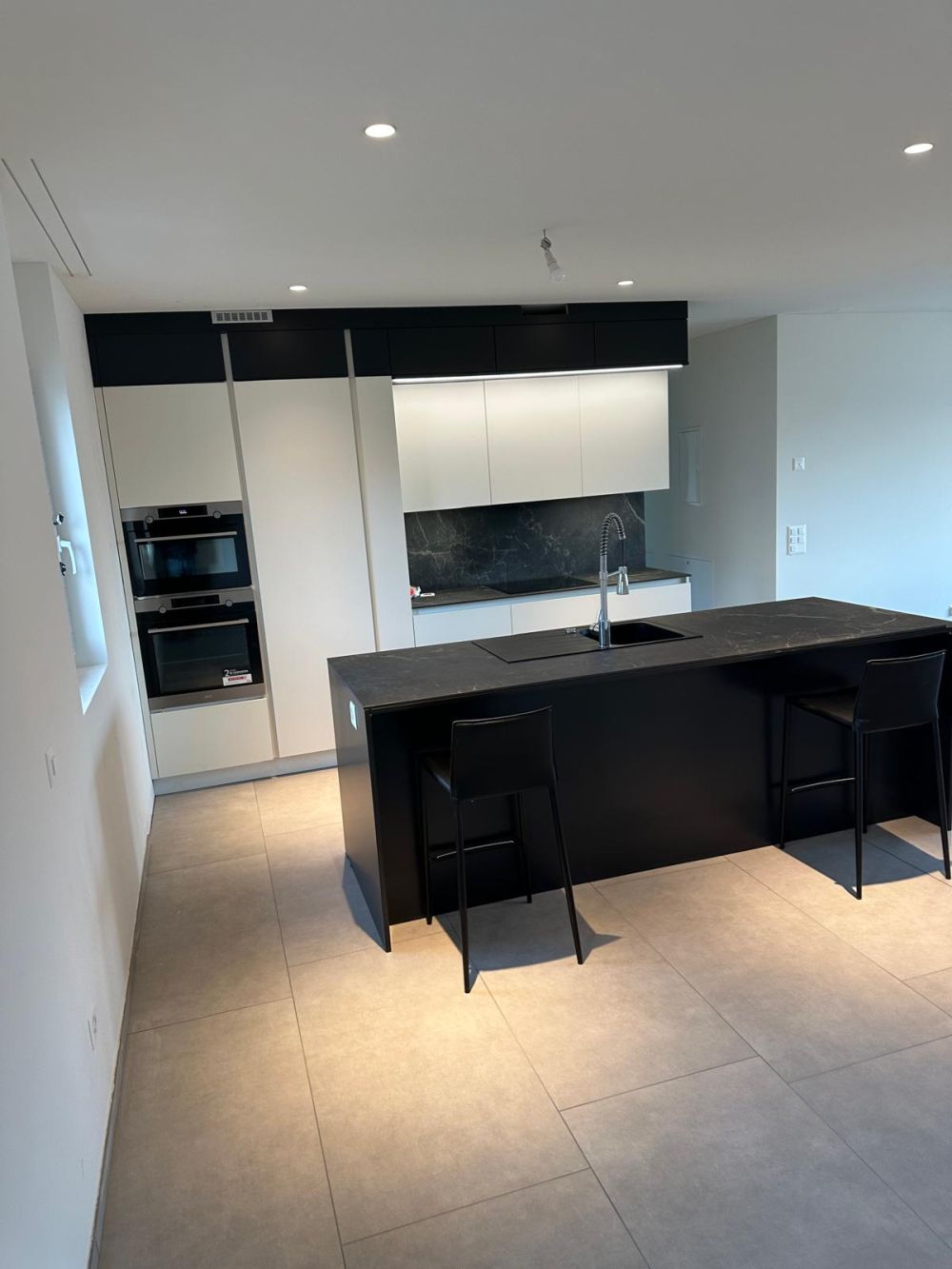 GIUBIASCO Elegante Attico di 3.5 Locali in Nuova Costruzione - Bild 1